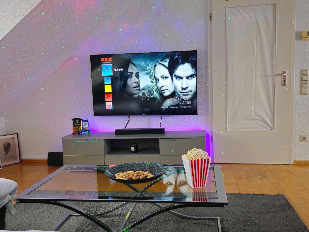 Sauna - Massage -Bodensee-Cinema Feeling- Home Sharing - Parking - Kueche Radolfzell am Bodensee Buitenkant foto